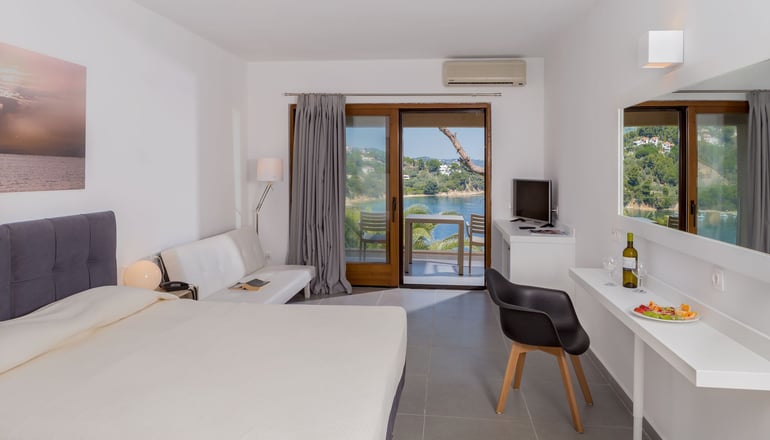 Cape Kanapitsa Hotel Suites