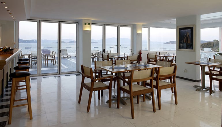 Cape Kanapitsa Hotel Suites