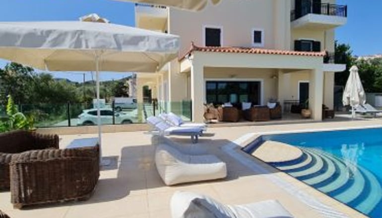 Chateau de Georges - Μαυροβούνι, Γύθειο