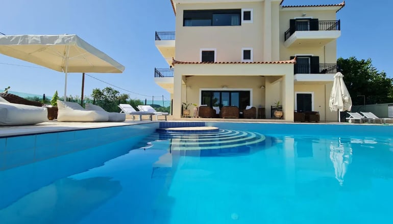 Chateau de Georges - Μαυροβούνι, Γύθειο