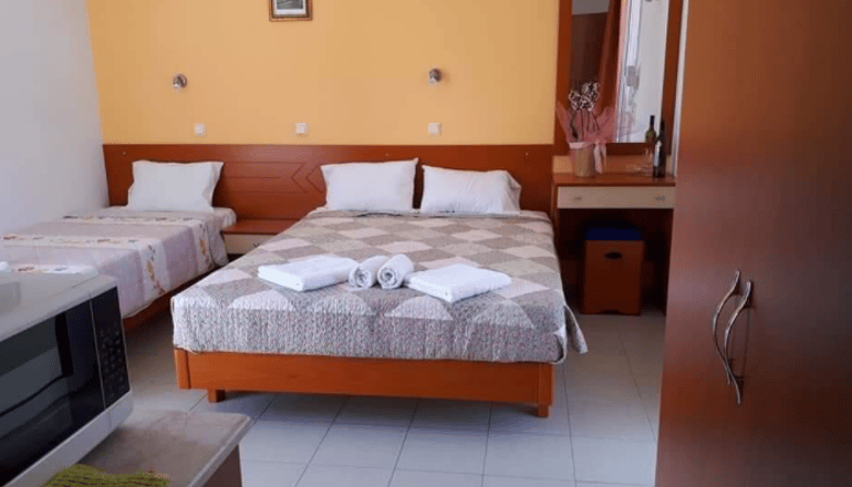 Chrysanthi Studio & Apartments