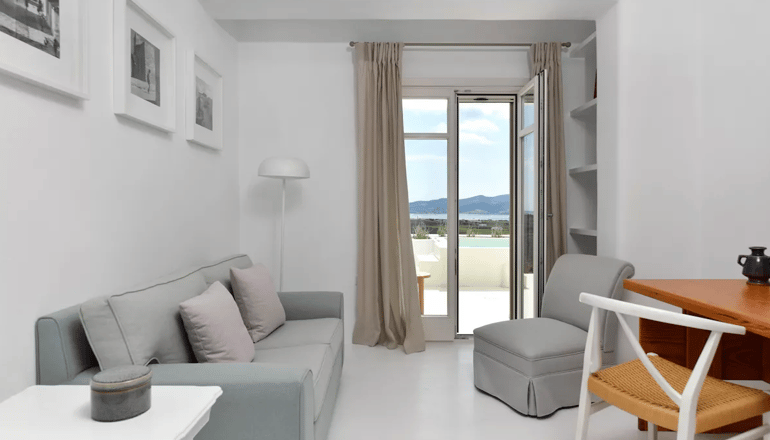 Ciel Paros Villas