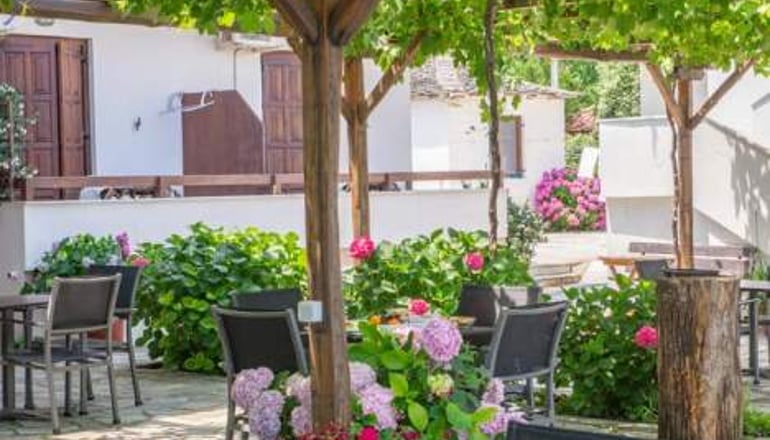Cleopatra Hotel - Χορευτό, Πήλιο