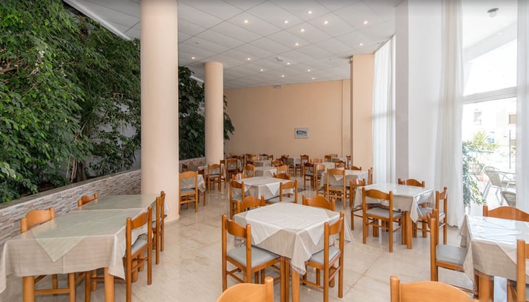 Cleopatra Kris Mari Hotel