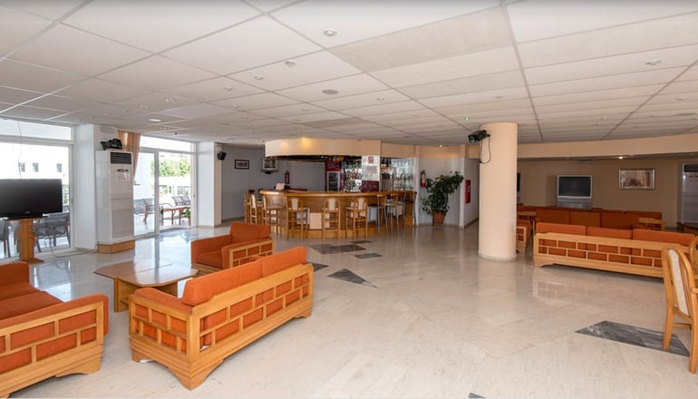 Cleopatra Kris Mari Hotel