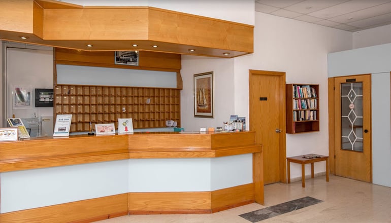 Cleopatra Kris Mari Hotel