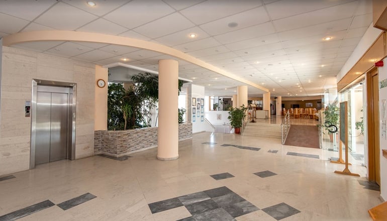 Cleopatra Kris Mari Hotel