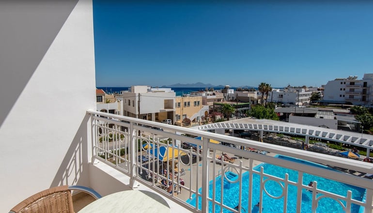 Cleopatra Kris Mari Hotel