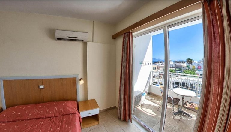 Cleopatra Kris Mari Hotel