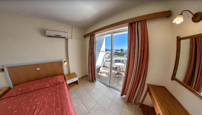 Cleopatra Kris Mari Hotel