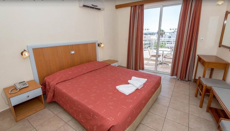 Cleopatra Kris Mari Hotel