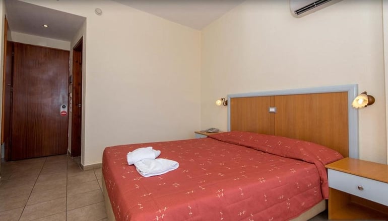 Cleopatra Kris Mari Hotel