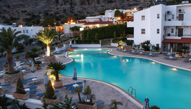 Coliseum Studios & Apartments