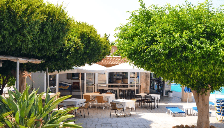 Coliseum Studios & Apartments