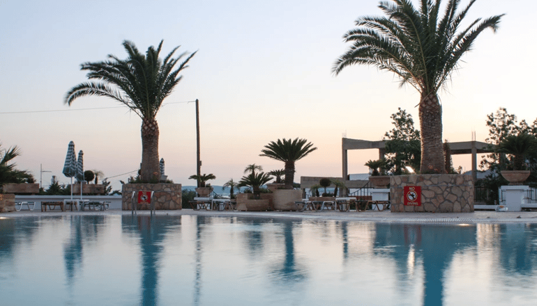 Coliseum Studios & Apartments