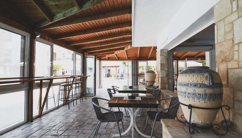 Coliseum Studios & Apartments