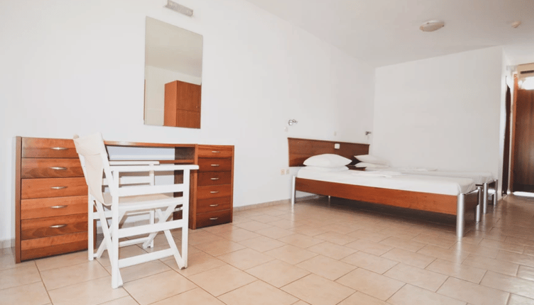 Coliseum Studios & Apartments