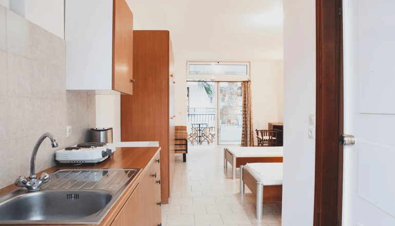 Coliseum Studios & Apartments