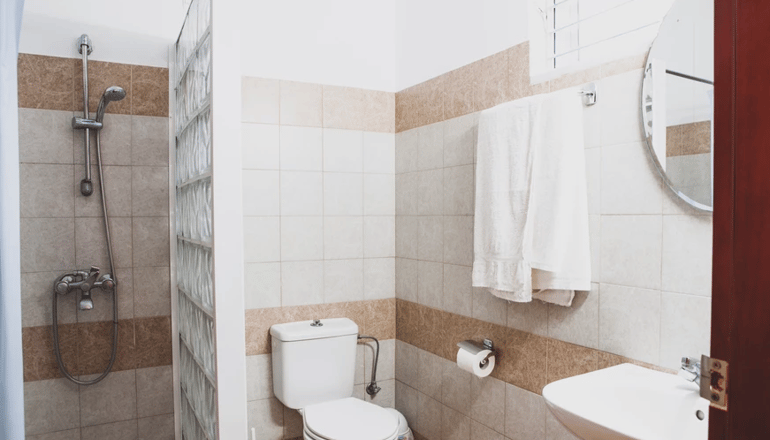 Coliseum Studios & Apartments