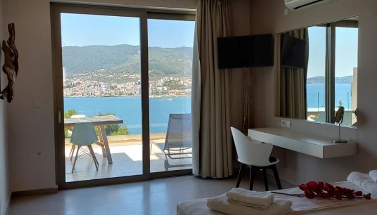 Core Luxury Suites - Σκιάθος