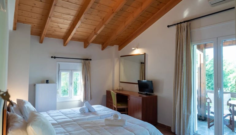 Corinthian Village - Βραχάτι, Κορινθία