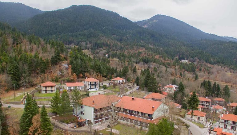 Country Club Hotel & Suites - Μικρό Χωριό, Καρπενήσι