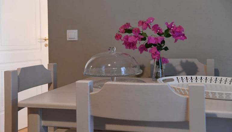 Couvaros Apartments & Suites