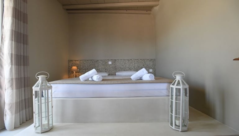 Couvaros Apartments & Suites