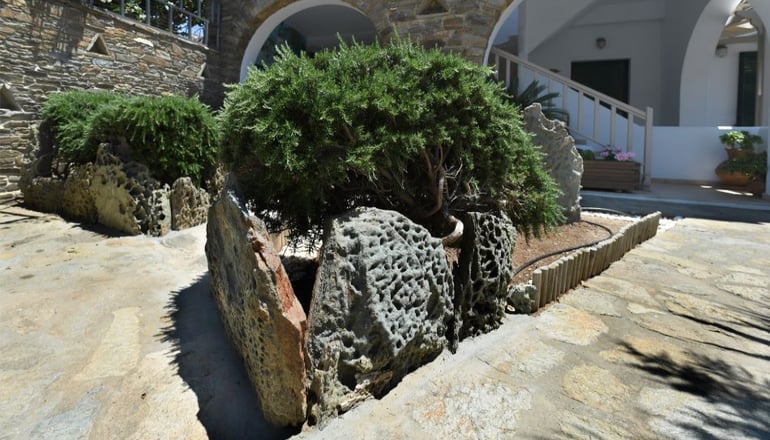 Couvaros Apartments & Suites