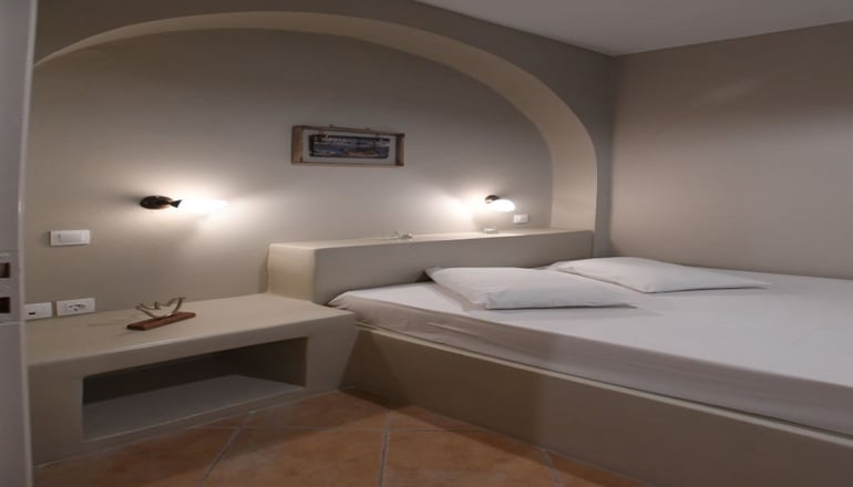 Couvaros Apartments & Suites