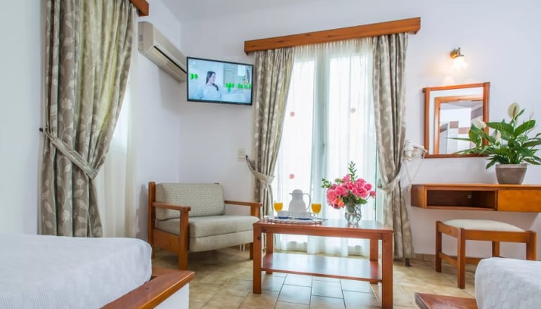 Delfinia Hotel & Bungalows