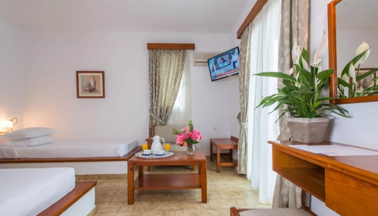 Delfinia Hotel & Bungalows