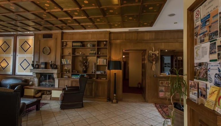 Deluxe Hotel Anesis