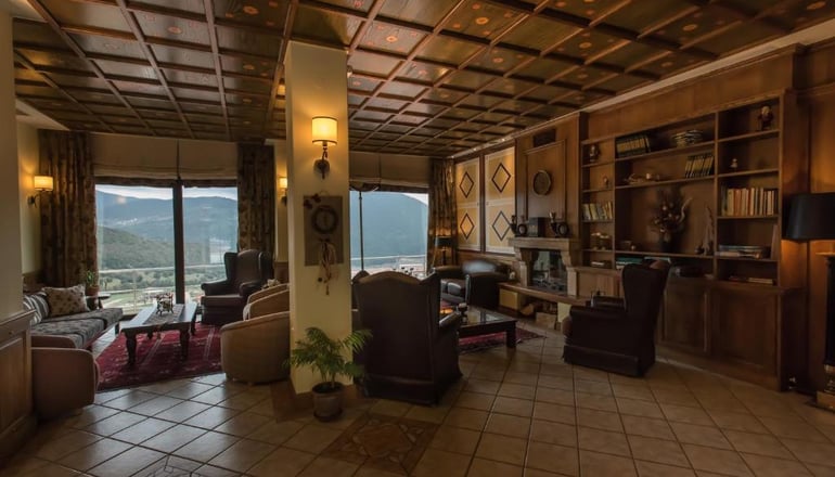 Deluxe Hotel Anesis