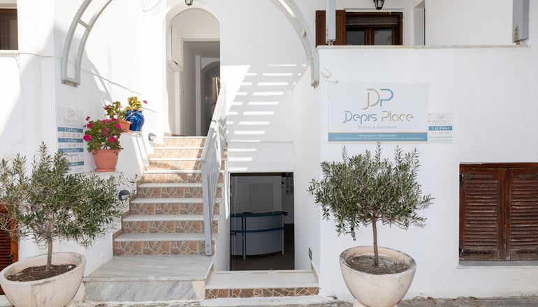 Depis Place Studios & Apartments