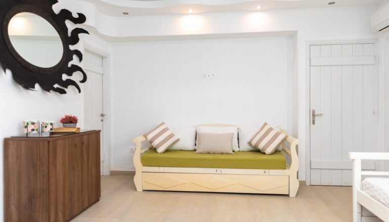 Depis Place Studios & Apartments