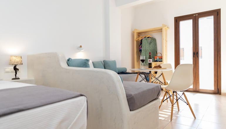Depis Place Studios & Apartments