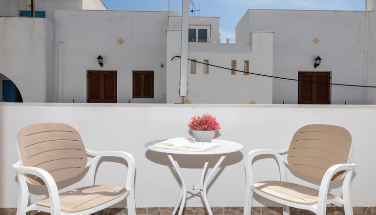 Depis Place Studios & Apartments