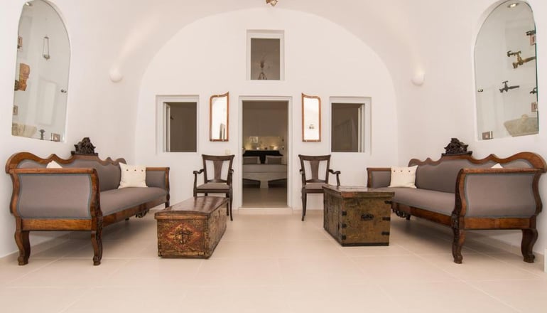 Dimitrios Cave House