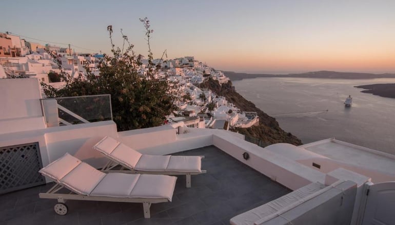 Dimitrios Cave House