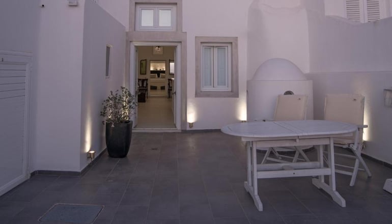 Dimitrios Cave House