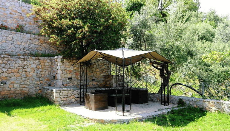 Dio Guesthouses - Λεωνίδιο, Αρκαδία