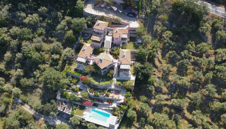 Dio Guesthouses - Λεωνίδιο, Αρκαδία