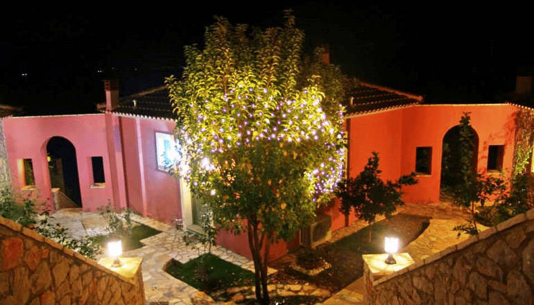 Dio Guesthouses - Λεωνίδιο, Αρκαδία