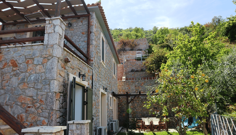 Dio Guesthouses - Λεωνίδιο, Αρκαδία