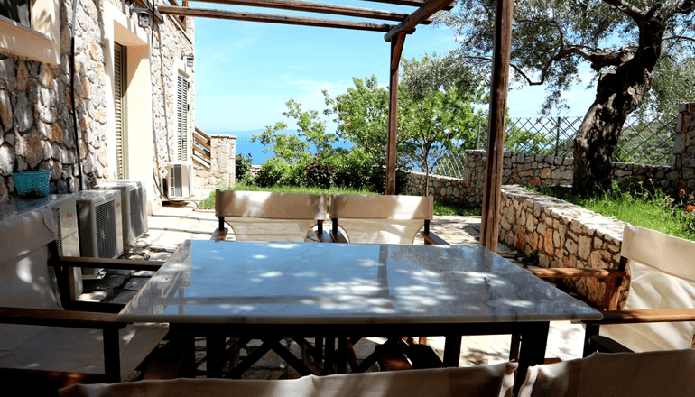 Dio Guesthouses - Λεωνίδιο, Αρκαδία