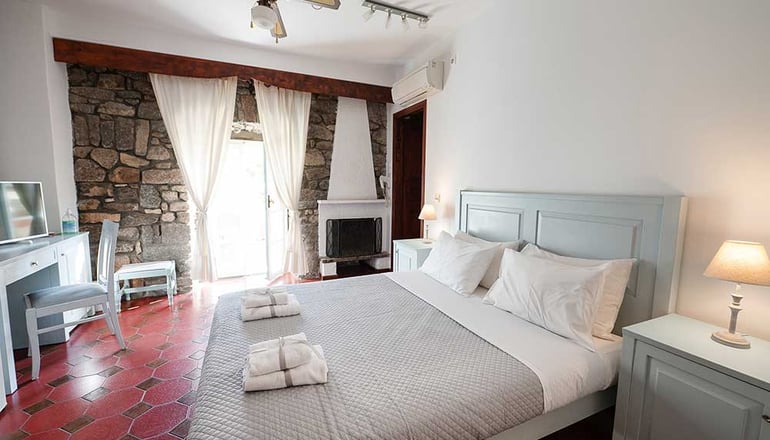 Dionysos Hotel - Πόρος