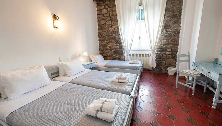 Dionysos Hotel - Πόρος