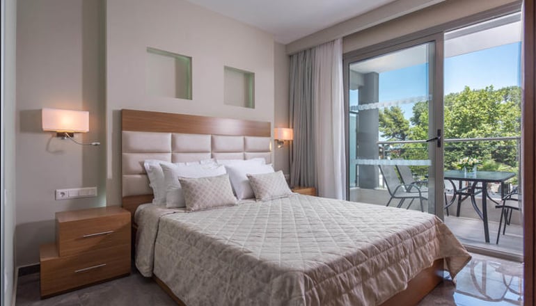 Dionysos Hotel & Suites