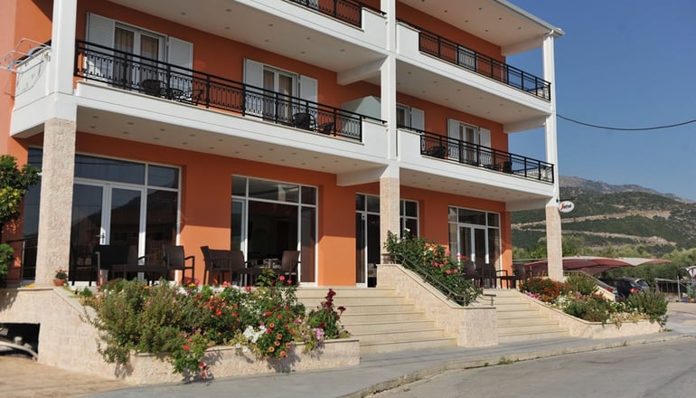 Dionysos Luxury Apartments